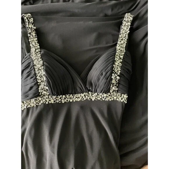 👗 Betsy & Adam Black Gown – Rhinestone Crisscross Waterfall Back– Size 8P - Picture 7 of 8